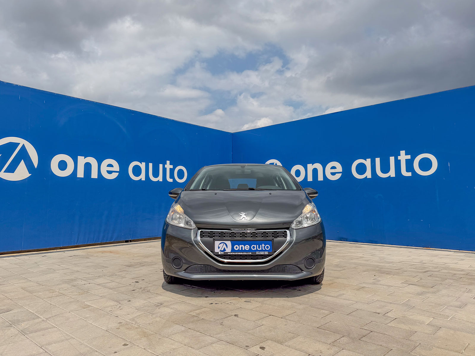 Peugeot 208   - 2013