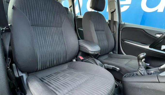 Opel Zafira Life  - 2011