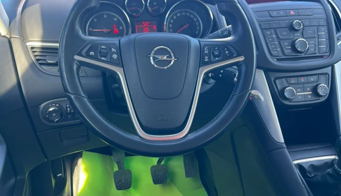 Opel Zafira Life  - 2011