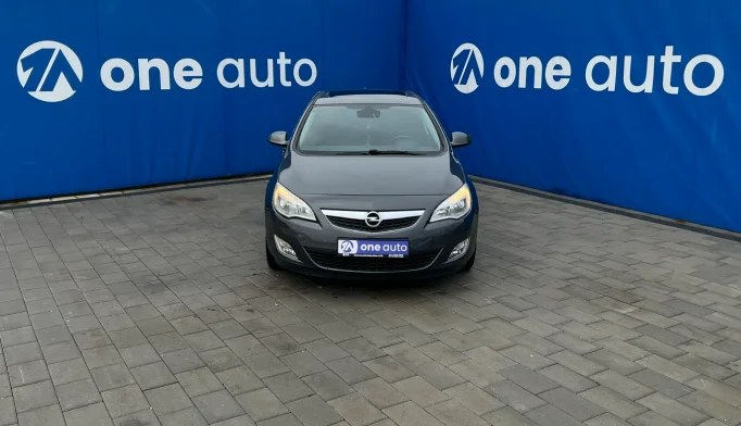 Opel Astra  - 2010