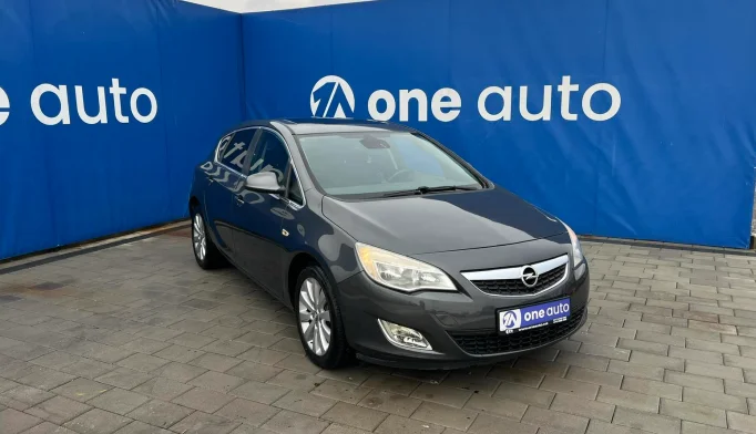 Opel Astra  - 2010