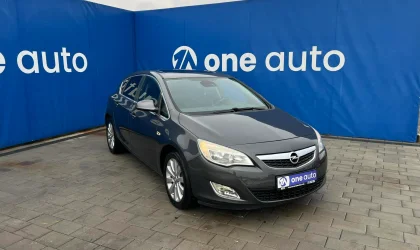 Opel Astra  - 2010