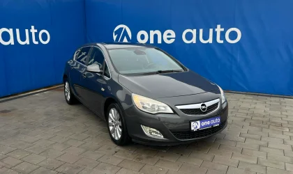 Opel Astra  - 2010