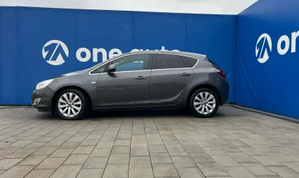 Opel Astra  - 2010