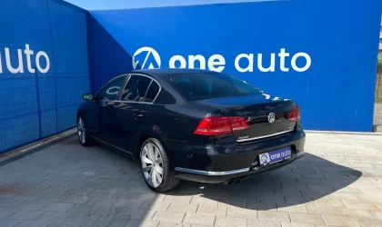 Volkswagen Passat  - 2011