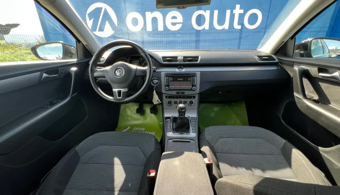 Volkswagen Passat  - 2011