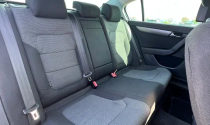 Volkswagen Passat  - 2011