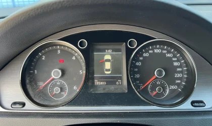 Volkswagen Passat  - 2011