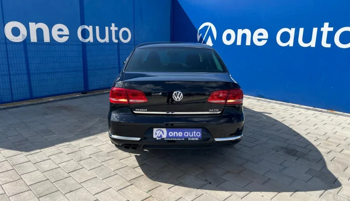 Volkswagen Passat  - 2011