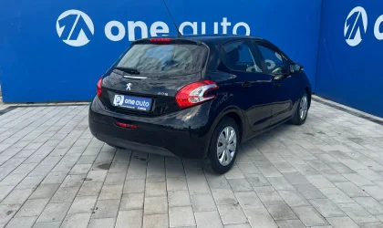 Peugeot 208  - 2012