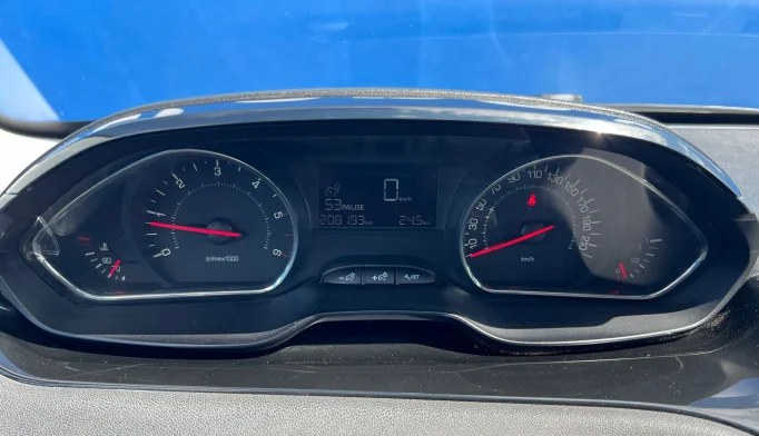 Peugeot 208  - 2012