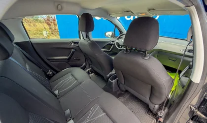 Peugeot 208  - 2013