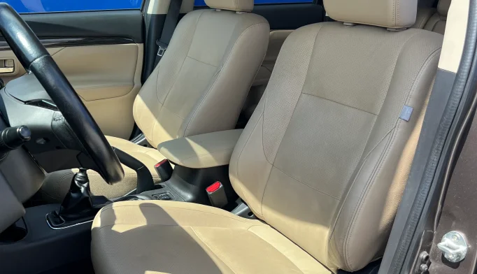 Mitsubishi Outlander  - 2015